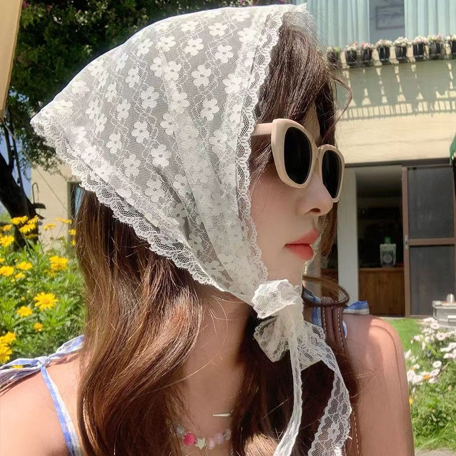 Lenço triangular de renda bran - Women Accessories Photos avaliação e preço